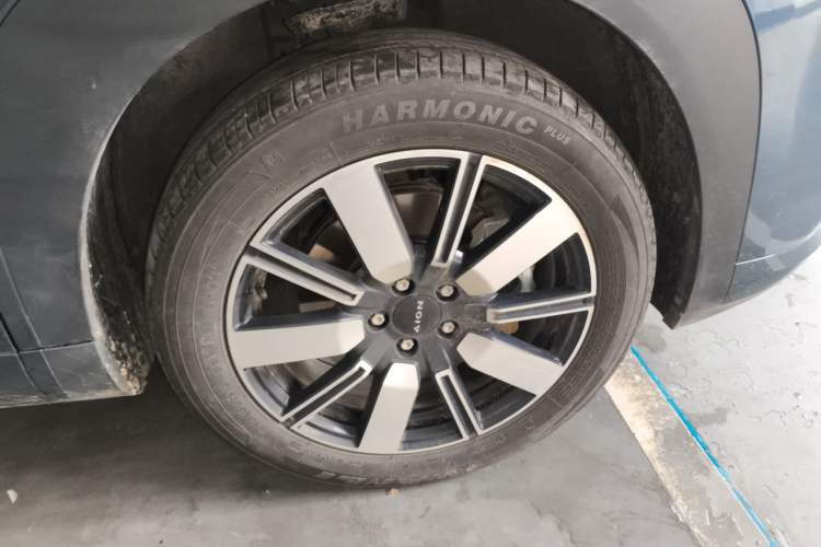 Used AION i60 2026 Model 530 Standard Edition Right Front Wheel Hub