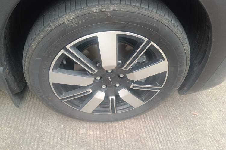 Used AION i60 2026 Model 210 Standard Edition Right Front Wheel Hub