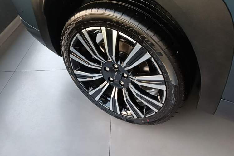 Used AION i60 2026 Model 530 Advanced Edition Right Rear Wheel Hub