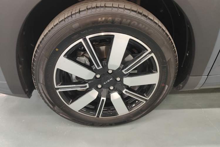 Used AION i60 2026 Model 210 Standard Edition Left Front Wheel Hub