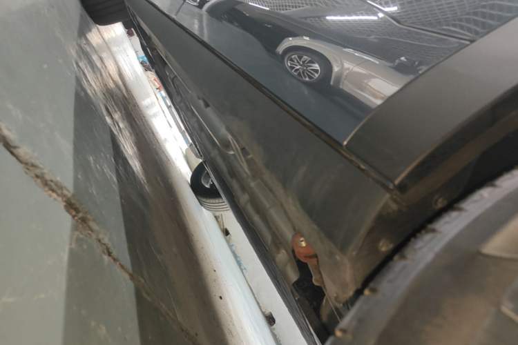 Used AION i60 2026 Model 210 Standard Edition Left Side Sill