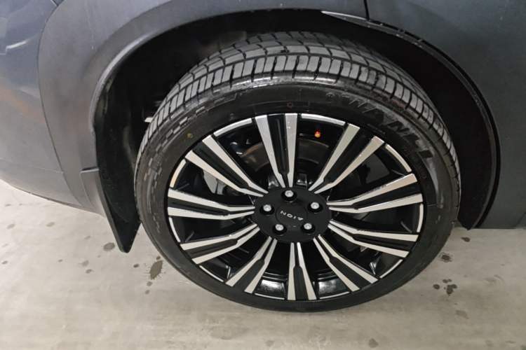 Used AION i60 2026 Model 210 Advanced Edition Right Rear Wheel Hub