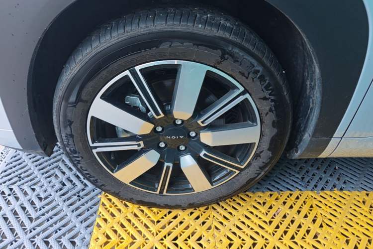 Used AION i60 2026 Model 210 Standard Edition Left Front Wheel Hub