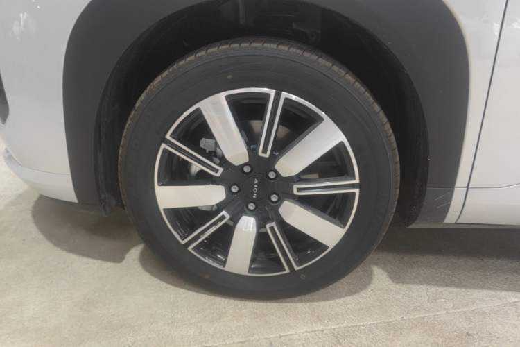 Used AION i60 2026 Model 210 Standard Edition Left Front Wheel Hub