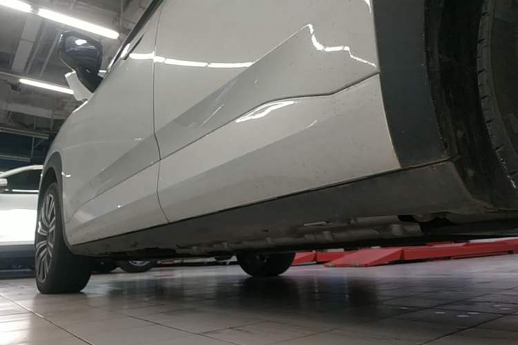 Used AION i60 2026 Model 210 Standard Edition Left Side Sill
