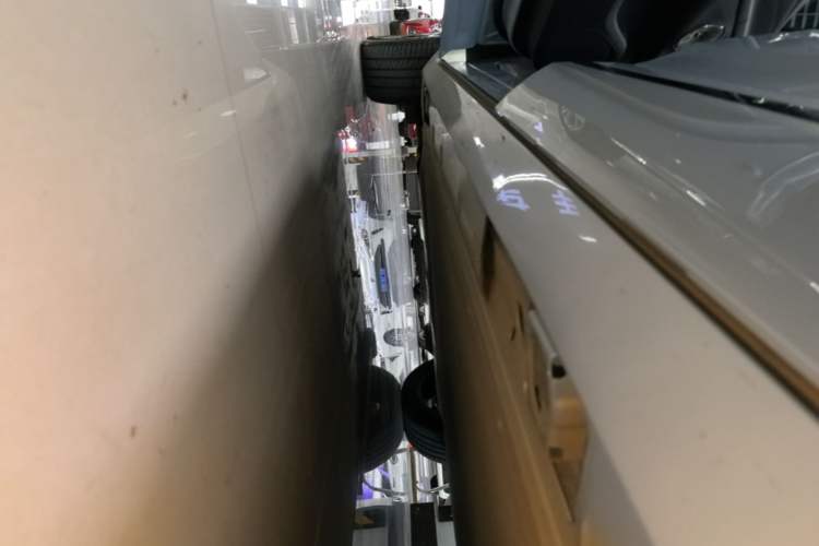 Used AION i60 2026 Model 650 Advanced Edition Left Side Sill