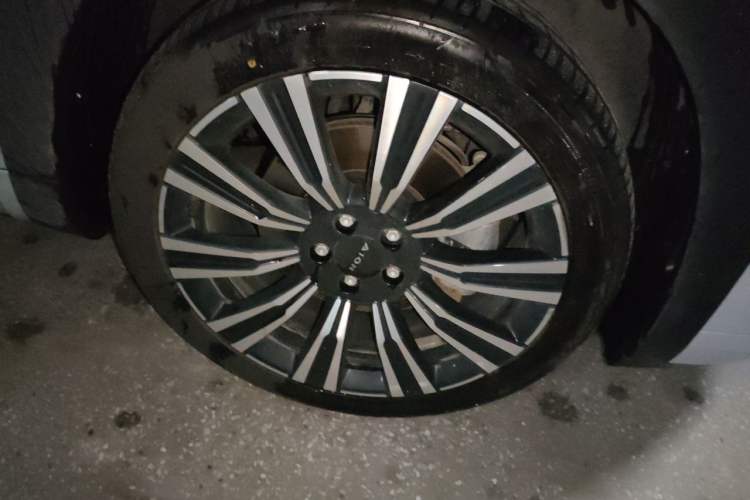 Used AION i60 2026 Model 210 Standard Edition Right Front Wheel Hub