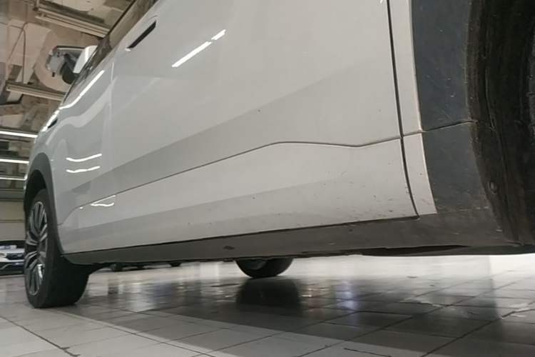 Used AION i60 2026 Model 210 Standard Edition Right Side Sill