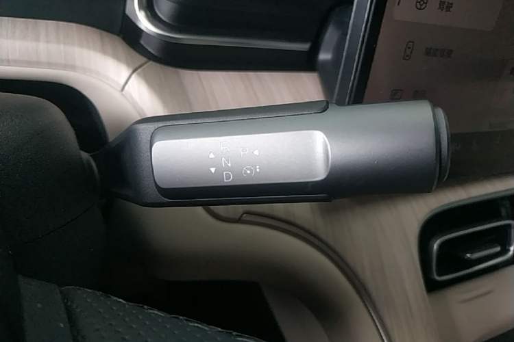 Used AION i60 2026 Model 210 Standard Edition Gear Lever
