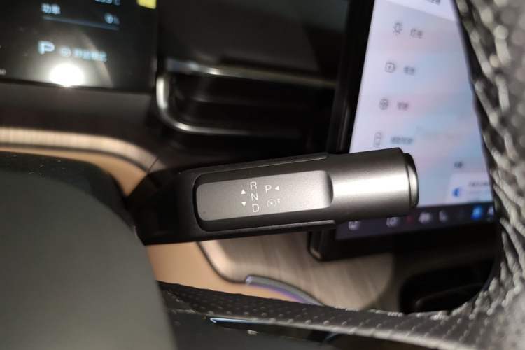 Used AION i60 2026 Model 530 Advanced Edition Gear Lever