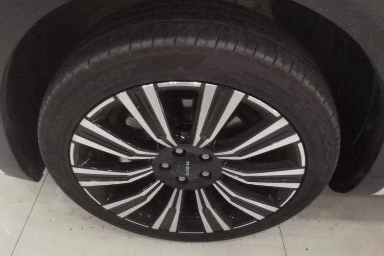 Used AION i60 2026 Model 210 Advanced Edition Left Front Wheel Hub