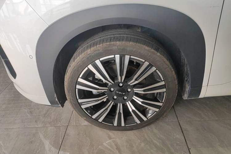 Used AION i60 2026 Model 530 Advanced Edition Left Front Wheel Hub