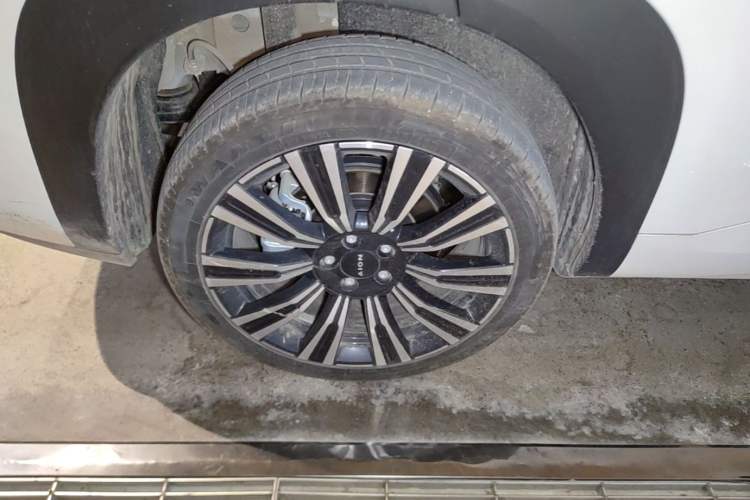 Used AION i60 2026 Model 530 Advanced Edition Right Rear Wheel Hub