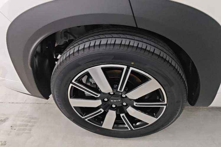 Used AION i60 2026 Model 210 Standard Edition Right Rear Wheel Hub