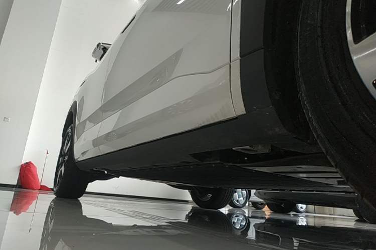 Used AION i60 2026 Model 210 Standard Edition Right Side Sill