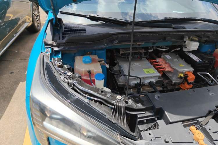 Used AION LX 2019 80D Engine Bay Right