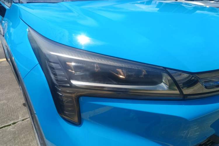 Used AION LX 2019 80D Right Front Headlight