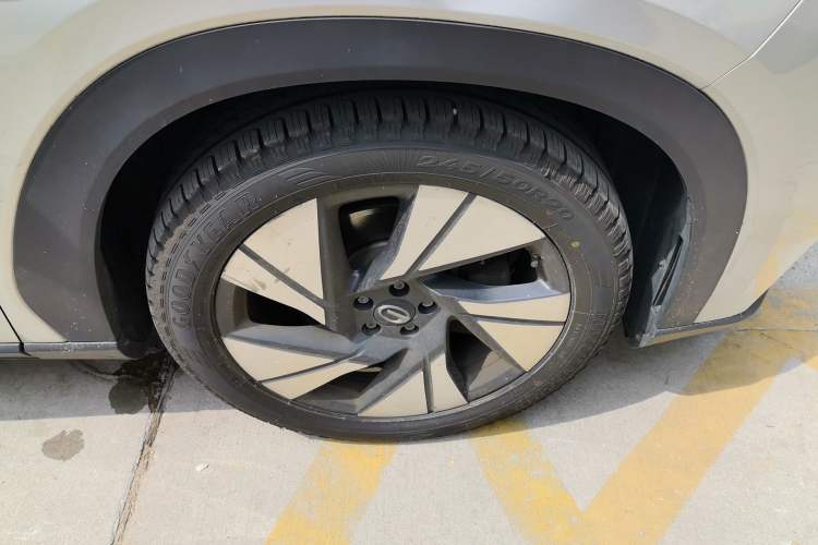Used AION LX 2019 80D Right Front Wheel Hub