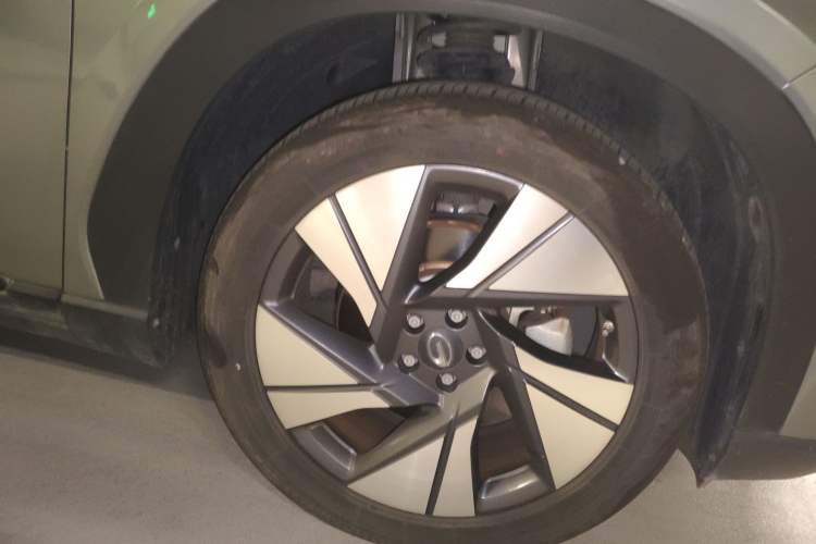 Used AION LX 2019 80 Right Front Wheel Hub