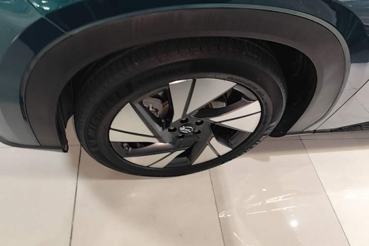 Used AION LX 2019 80D Left Front Wheel Hub
