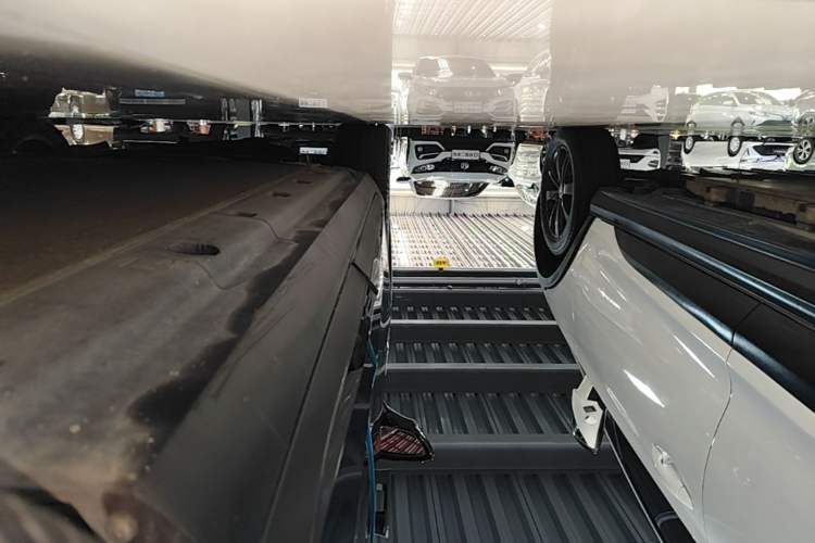 Used AION LX 2019 80D Left Side Sill