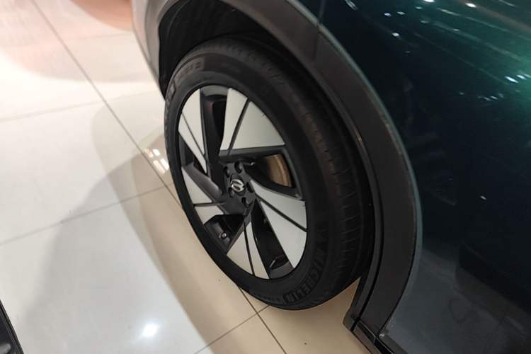 Used AION LX 2019 80D Right Rear Wheel Hub