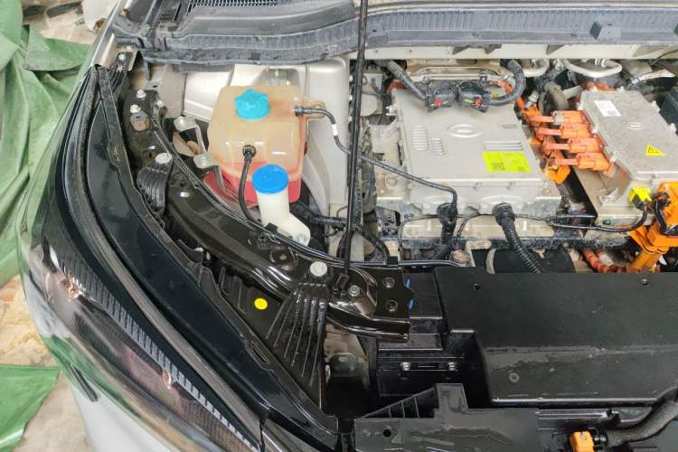 Used AION LX 2019 60 Engine Bay Right