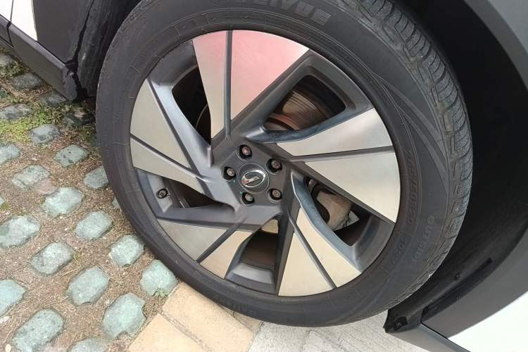 Used AION LX 2019 80 Right Front Wheel Hub