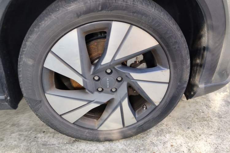 Used AION LX 2020 80 Prestige Edition Right Front Wheel Hub