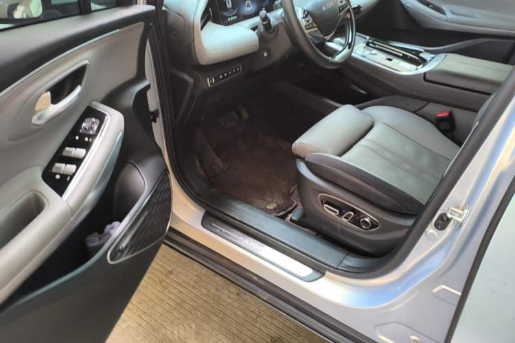 Used AION LX 2022 Plus 80 Smart Premium Edition Driver Seat
