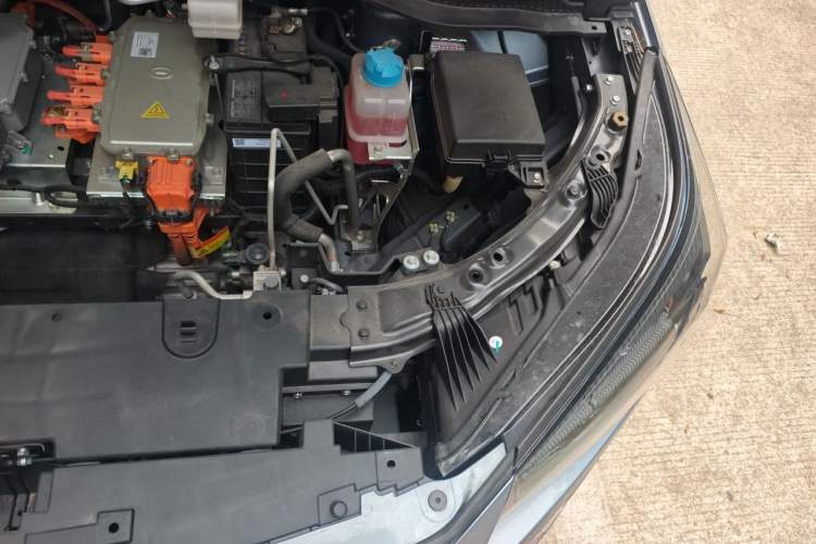 Used AION LX 2022 Plus 80D Flagship Edition Engine Bay Left