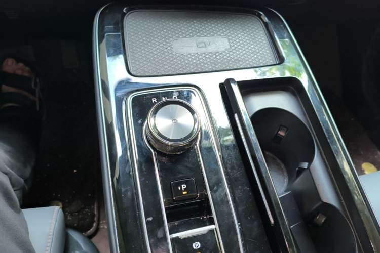 Used AION LX 2022 Plus 80 Smart Premium Edition Gear Lever