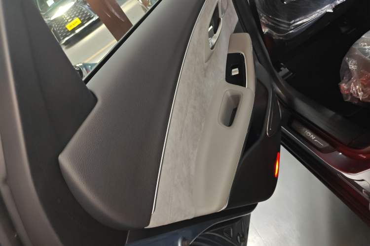 Used AION LX 2022 Plus 80D Flagship Edition Interior 8