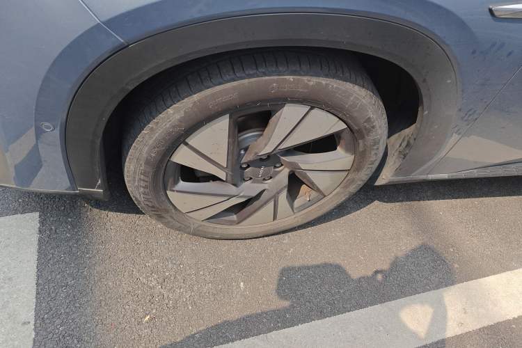 Used AION LX 2022 Plus 80D Flagship Edition Left Front Wheel Hub