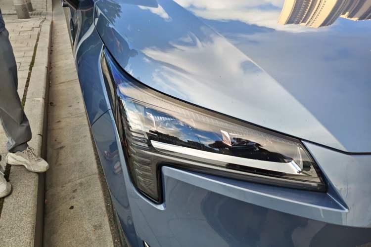 Used AION LX 2022 Plus 80 Smart Premium Edition Right Front Headlight