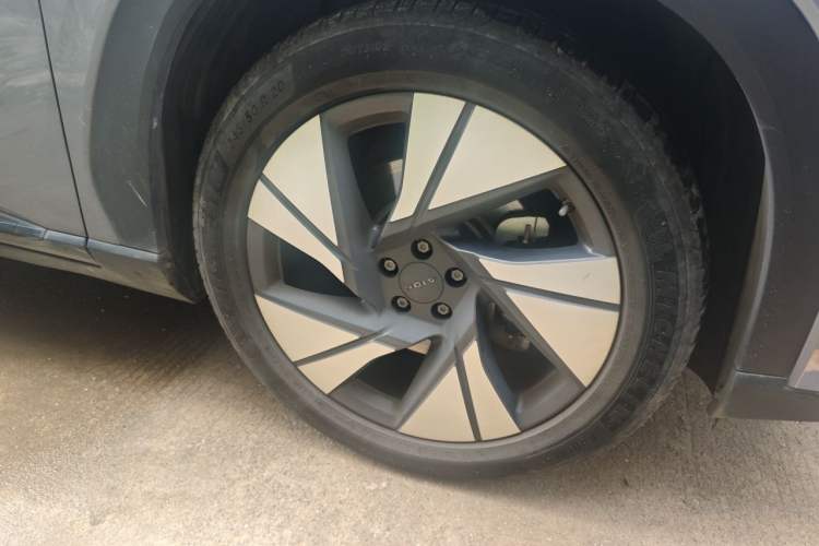 Used AION LX 2022 Plus 80D Flagship Edition Right Front Wheel Hub