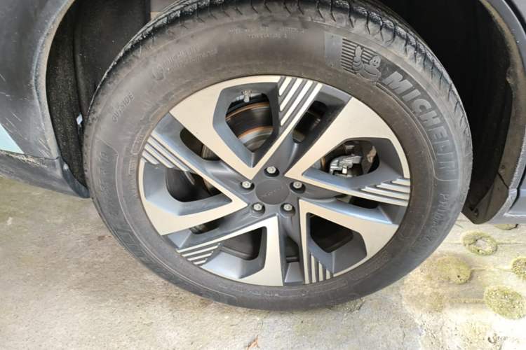 Used AION LX 2022 Plus 80 Smart Premium Edition Right Rear Wheel Hub