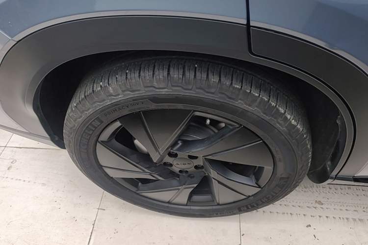 Used AION LX 2022 Plus 80D Flagship Edition Right Rear Wheel Hub
