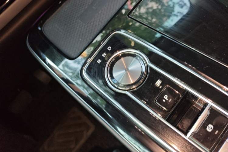 Used AION LX 2022 Plus 80 Smart Premium Edition Gear Lever