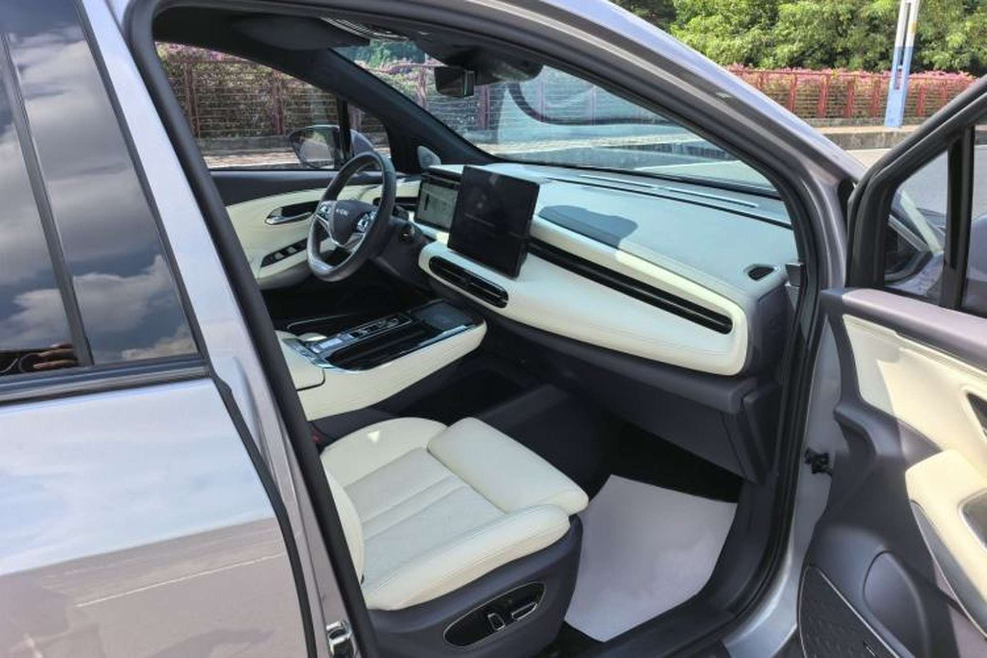 Used AION LX 2022 Plus 80D Flagship Edition Interior 11