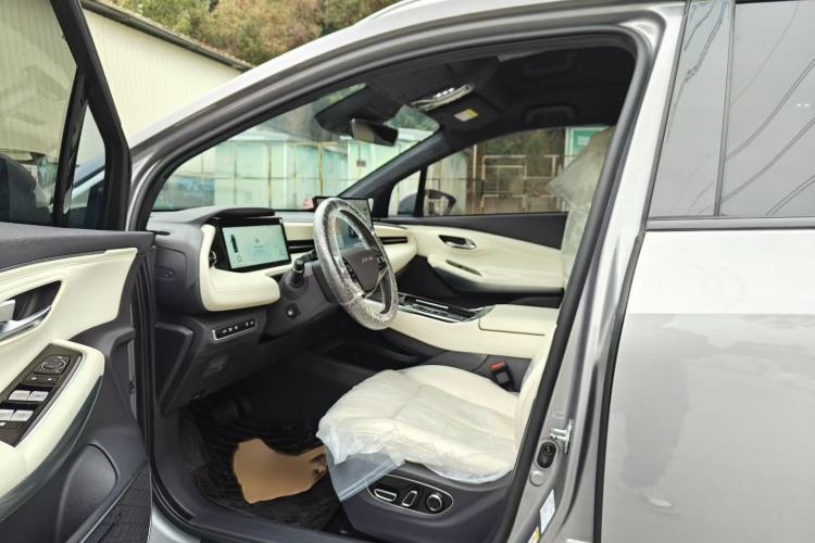 Used AION LX 2022 Plus 80D Flagship Edition Interior 2