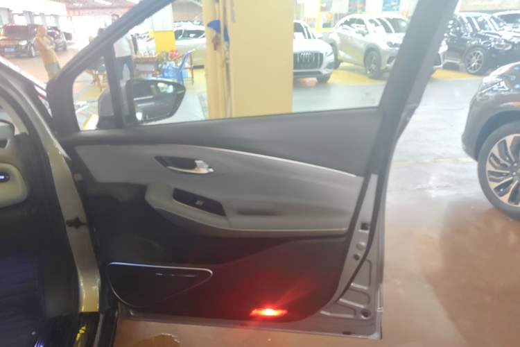 Used AION LX 2022 Plus 80 Smart Premium Edition Interior 5