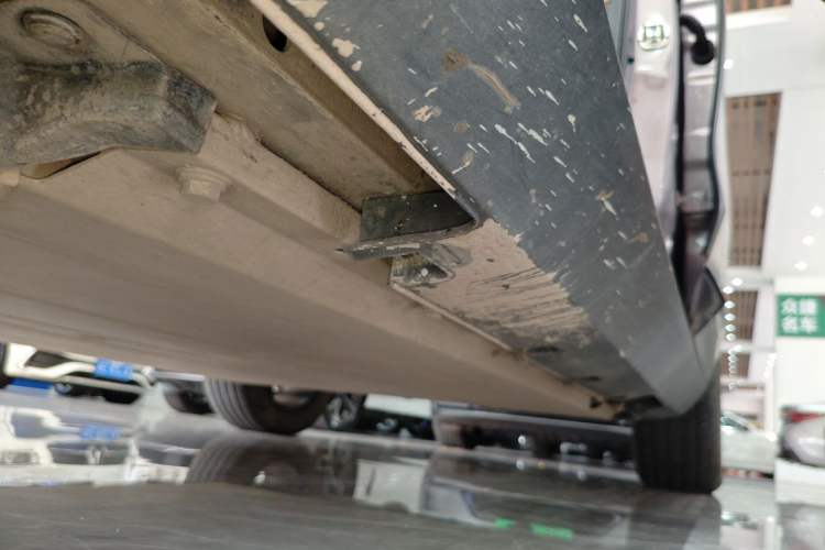 Used AION LX 2022 Plus 80 Smart Premium Edition Left Side Sill