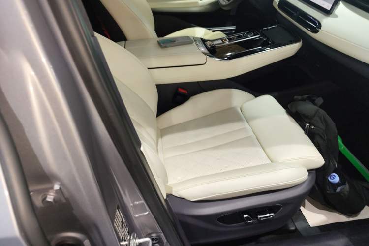 Used AION LX 2022 Plus 80D Flagship Edition Right Front Seat