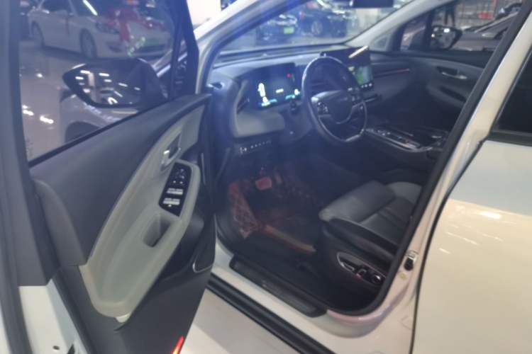 Used AION LX 2022 Plus 80 Smart Premium Edition Driver Seat