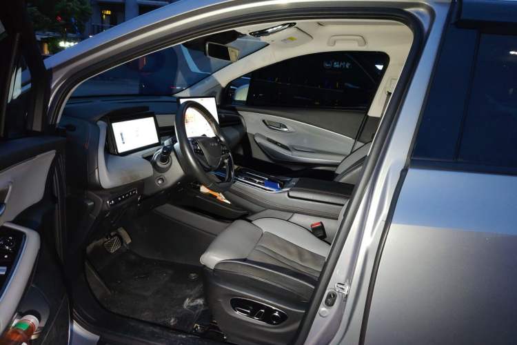Used AION LX 2022 Plus 80 Smart Premium Edition Left Front Seat