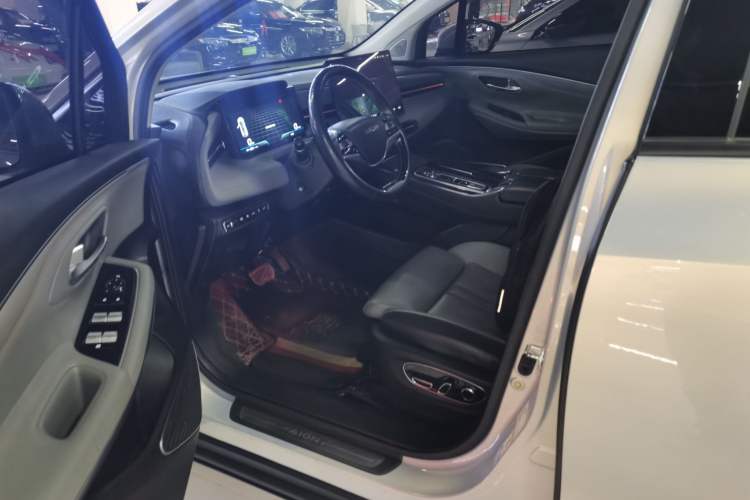Used AION LX 2022 Plus 80 Smart Premium Edition Left Front Seat