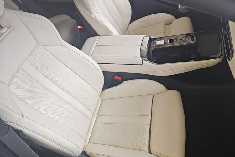 Used AION LX 2022 Plus 80D Flagship Edition Right Front Seat