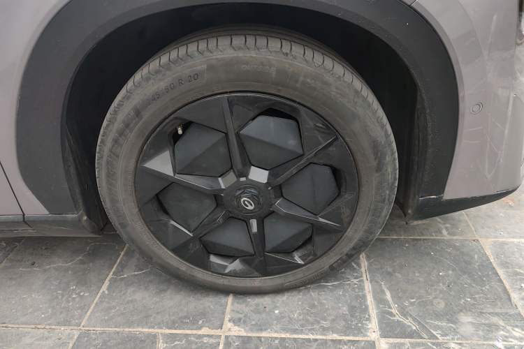 Used AION LX 2022 Plus 80D Flagship Edition Right Front Wheel Hub