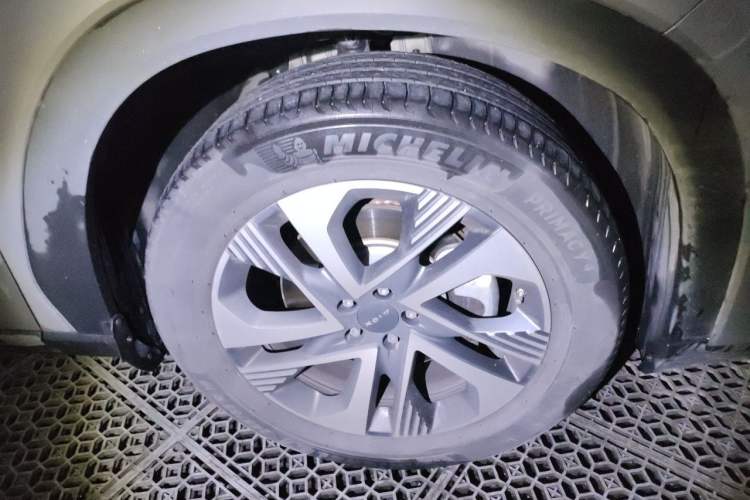 Used AION LX 2022 Plus 80 Smart Premium Edition Right Front Wheel Hub